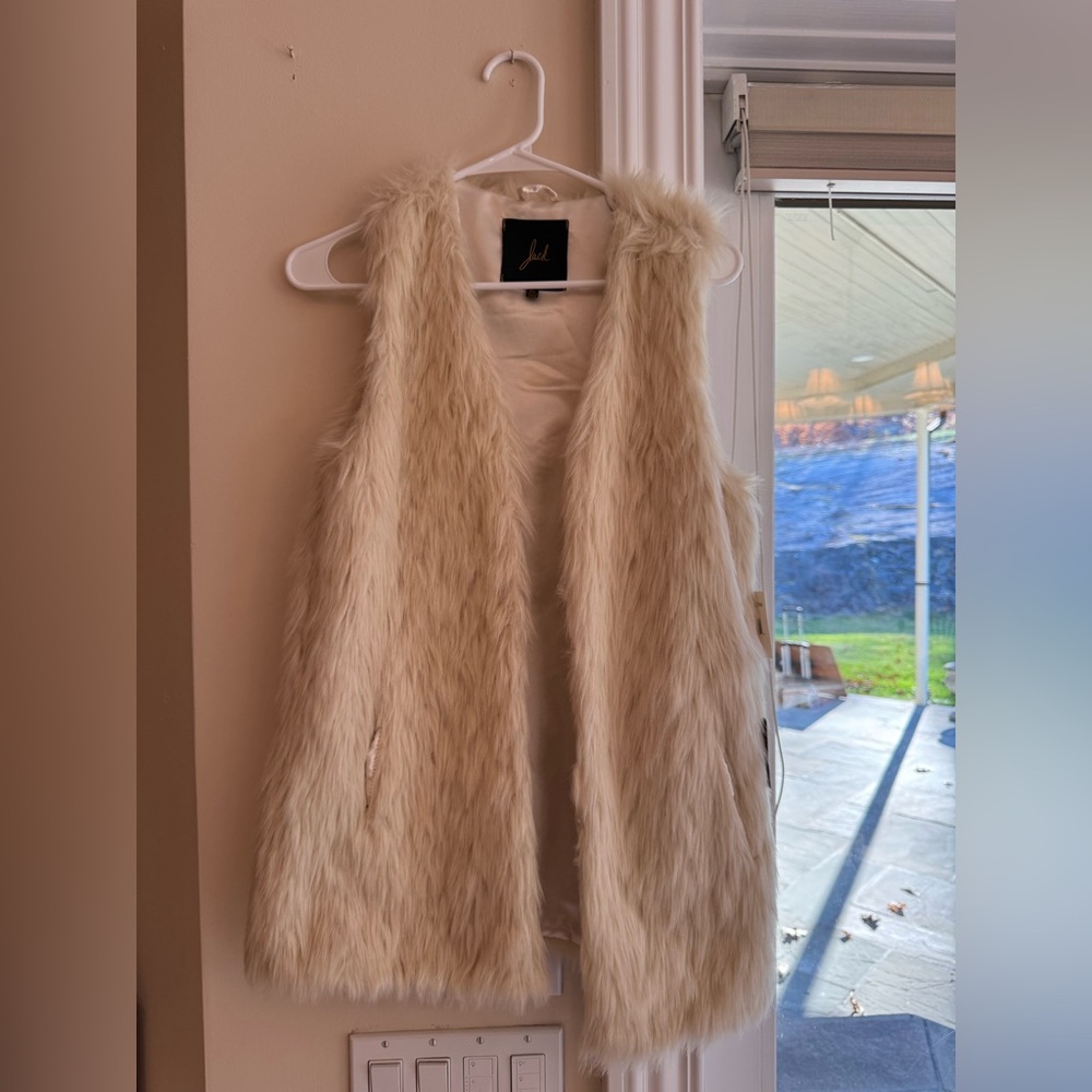 Jur Vest